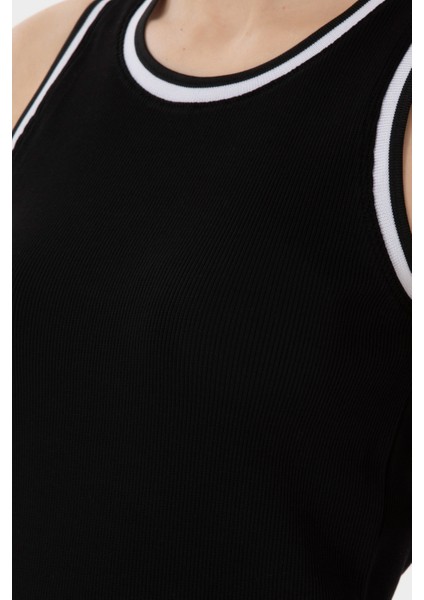 Kadın Siyah Tişört 50305857-VR046