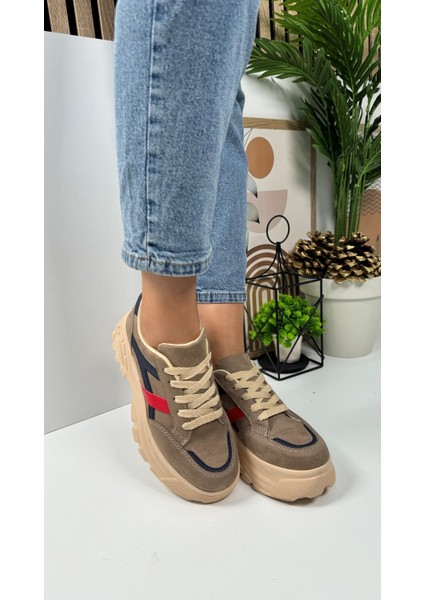 Günlük Kadın Sneaker Kalın Yüksek Taban Bağcıklı Rahat Tiger Şeritli Spor Ayakkabı 032 fiyatları
