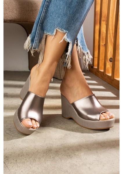 Tlay Platin Cilt Dolgu Topuk Terlik fırsatları