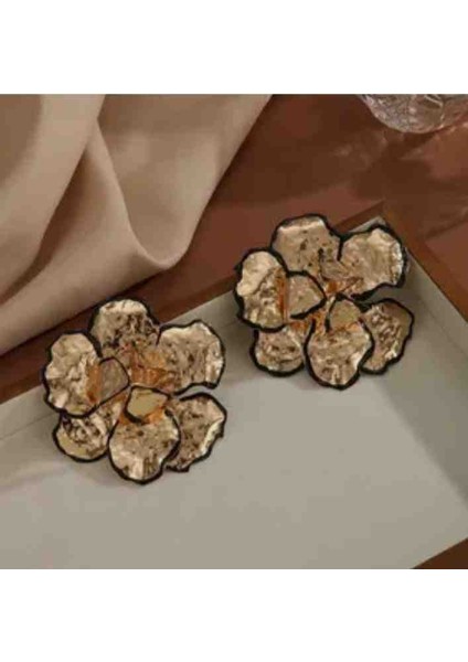 Marka Büyük Boy Çiçek Trend Küpe fiyatları