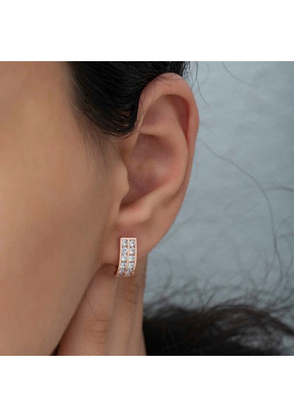 Gümüş Çift Sıra Beyaz Taşlı J Kadın Küpe fiyatları