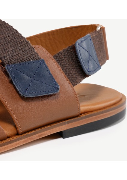 Erkek Çapraz Deri Sandalet Kahverengi Konforlu Kullanım İçin Tasarlandı