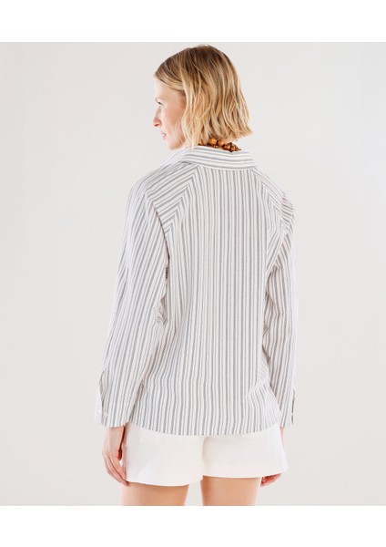 Yanları Yırtmaçlı Gömlek