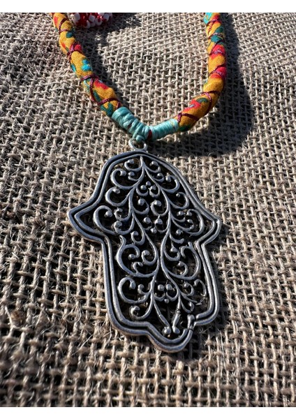 Detaylı El Figürlü Kolye fiyatları