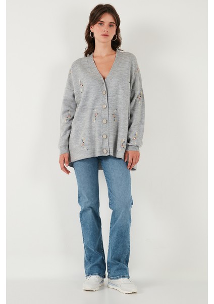 Çiçek Işlemeli Oversize Fit V Yaka Düğmeli Hırka Bayan Hırka 4616191 fiyatları