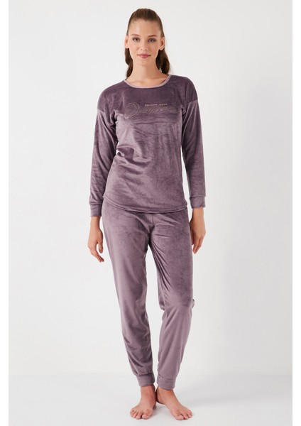 Standart Fit Bisiklet Yaka Pijama Takımı Bayan Pijama Takımı 6094202 fırsatları