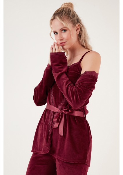 Regular Fit Dantelli Yumuşak Dokulu Sabahlıklı Kadife Pijama Takımı Bayan Pijama Takımı 6095545 modelleri