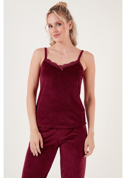 Regular Fit Dantelli Yumuşak Dokulu Sabahlıklı Kadife Pijama Takımı Bayan Pijama Takımı 6095545 fırsatları