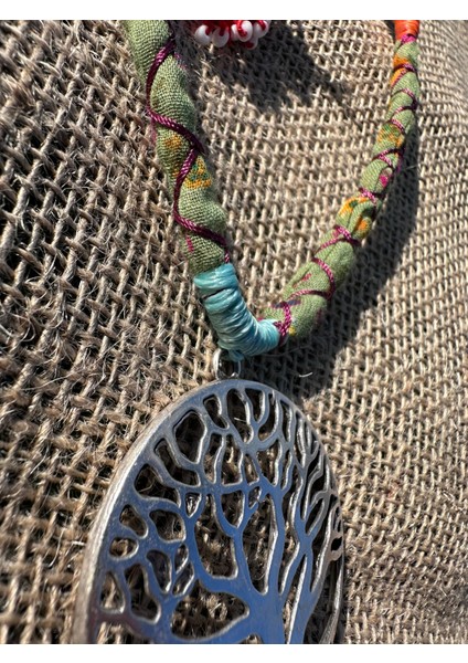 Tarz Ağaç Detaylı Kolye modelleri