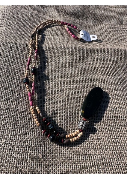 Tarz Taş Detaylı Kolye