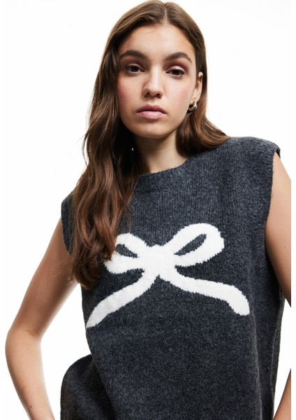 Fiyonk Desenli Bisiklet Yaka Kolsuz Triko Süveter