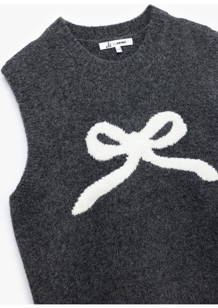 Fiyonk Desenli Bisiklet Yaka Kolsuz Triko Süveter indirimleri