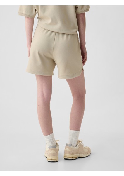 Kadın Bej Gap Logo Dolphin Sweat Şort fırsatları