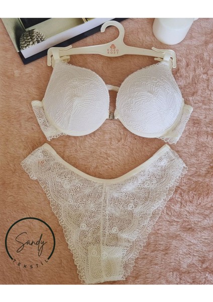 Dantelli Önden Açılan Taş Klipsli Yarım Destekli Gelinlik Ekru Sütyen Takımı fırsatları