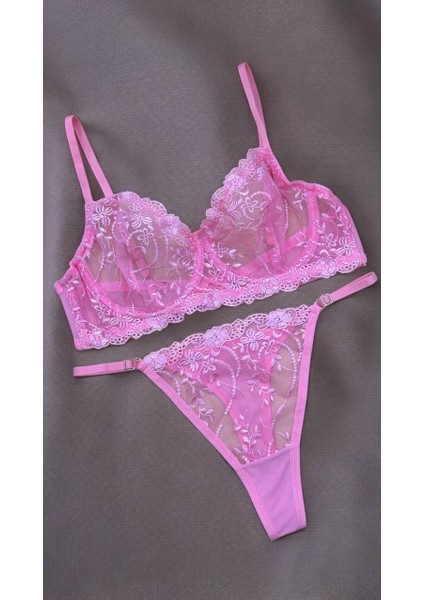 Lingerie – Çiçek Nakışlı Desteksiz C Cup Sütyen & Külot Takımı (90-95-100 C) fiyatları