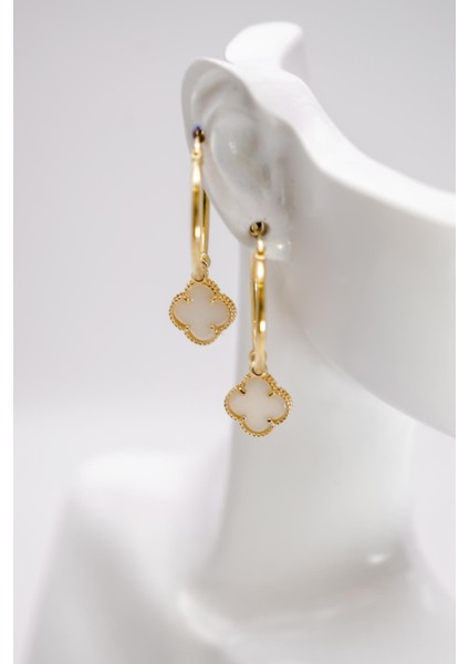 Sedef Taşlı Yonca Figürlü 14 Ayar Altın Halka Küpe | Şık ve Modern Tasarım