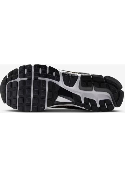 Zoom Vomero 5 IF6211-700 modelleri