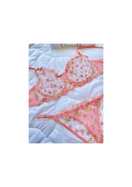 Büyük Beden Dantel Brode Desteksiz Sütyen Takımı fiyatları