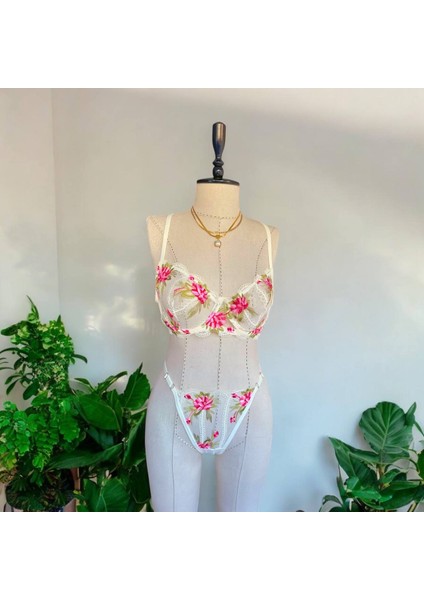 Büyük Beden Dantel Brode Desteksiz Sütyen Takımı fırsatları