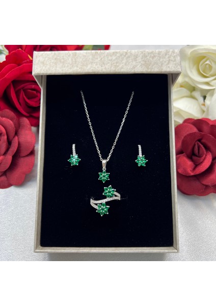 Zümrüt Yeşili Çiçek Kadın 3'lü Seti 925 Ayar Gümüş Rodyumlu Zirkon Taşlı