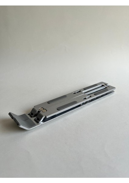 Katlanabilir Laptop Standı Özel Yükseltici Aparat Metal Tasarım modelleri