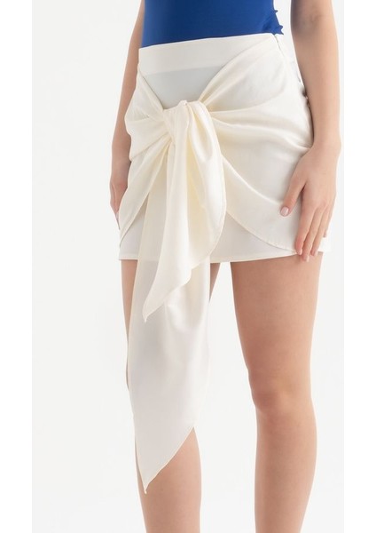 Kadın Saten Yüksek Bel Bağlamalı Mini Etek Tozlu Beyaz indirimleri