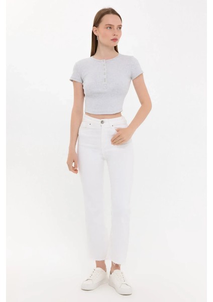 Kadın Düğmeli Kısa Kollu Yuvarlak Yaka T-Shirt Gri fiyatları