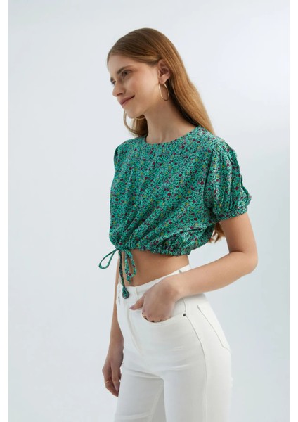 Kadın Çiçekli Yuvarlak Yakalı Bağcıklı Crop Top Yeşil