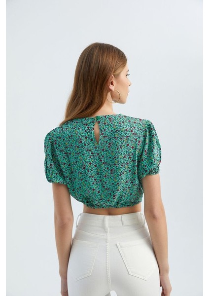 Kadın Çiçekli Yuvarlak Yakalı Bağcıklı Crop Top Yeşil fırsatları