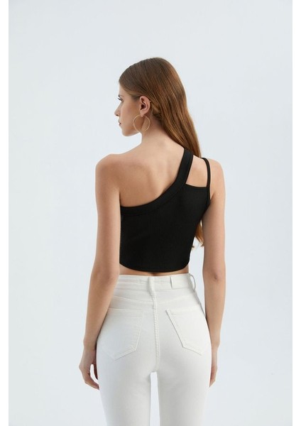 Kadın Tek Omuzlu Kesik Crop Top Black modelleri