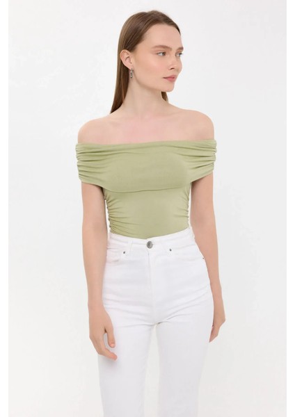 Kadın Omuzdan Askılı Büzgülü Vücut Şeklini Takip Eden Üst Green