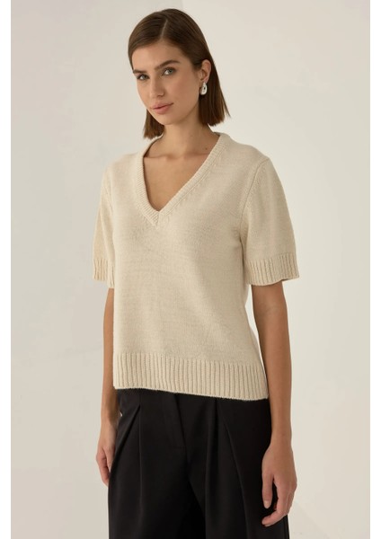 Kadın Kısa Kollu V-Yaka Örgü Kazak Natural fırsatları