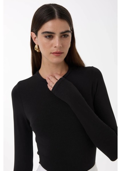 Kadın Dar Kesim Bisiklet Yaka Uzun Kollu Üst Siyah fırsatları