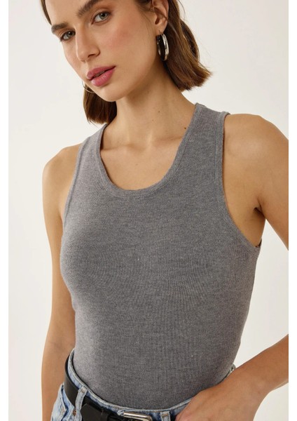 Kadın Vücuda Oturan Ribanalı U Yaka Kolsuz Üst Grey