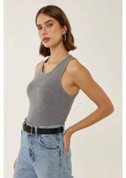 Kadın Vücuda Oturan Ribanalı U Yaka Kolsuz Üst Grey fırsatları