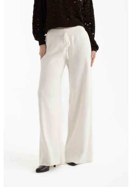 Kadın Örme Bağcıklı Geniş Kesim Pantolon White fiyatları