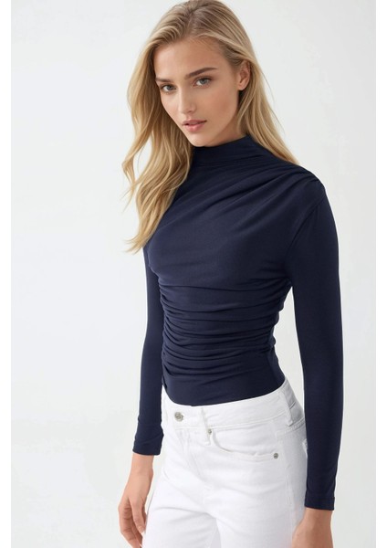 Kadın Dik Yaka Büzgü Detaylı Sandy Bluz Blue fırsatları