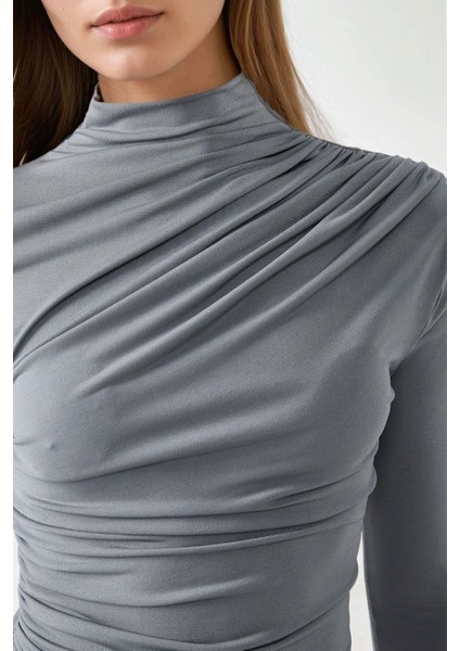 Kadın Dik Yaka Büzgü Detaylı Sandy Bluz Grey fırsatları