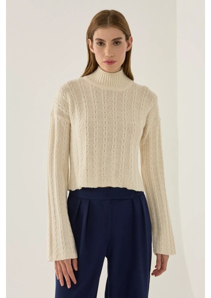 Kadın Jakarlı Örme Yarım Balıkçı Yaka Kazak Natural modelleri