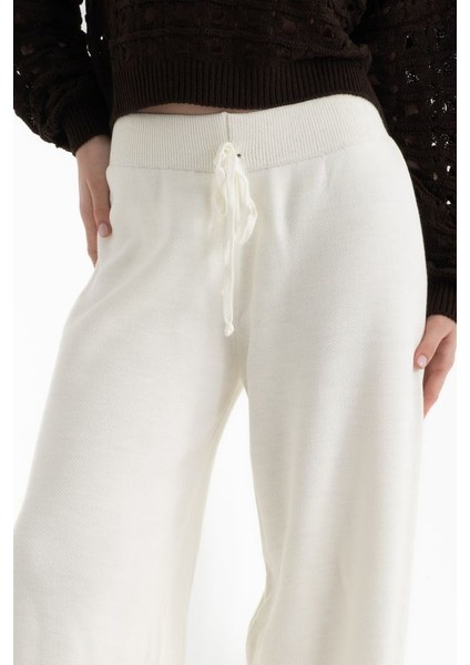 Kadın Örme Bağcıklı Geniş Kesim Pantolon White indirimleri