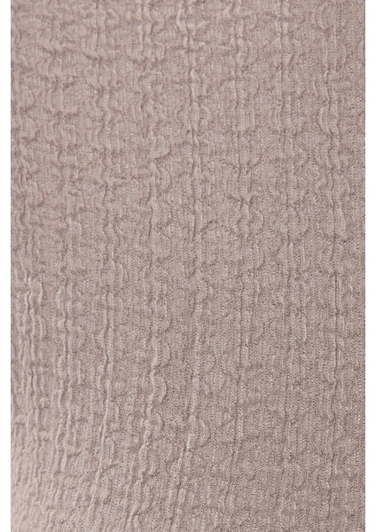 Kadın Buruşuk Dokulu Kısa Kollu Yuvarlak Yakalı Üst Natural indirimleri