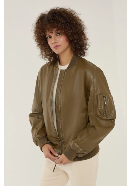 Kadın Rahat Kesim Suni Deri Ceket Yeşil modelleri