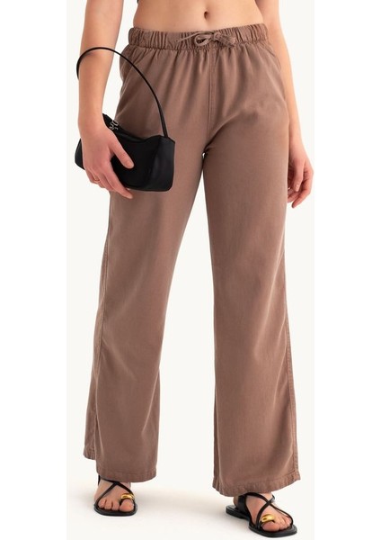 Kadın Yüksek Bel Bağcıklı Düz Bacak Pantolonlar Mocha Kahvesi modelleri