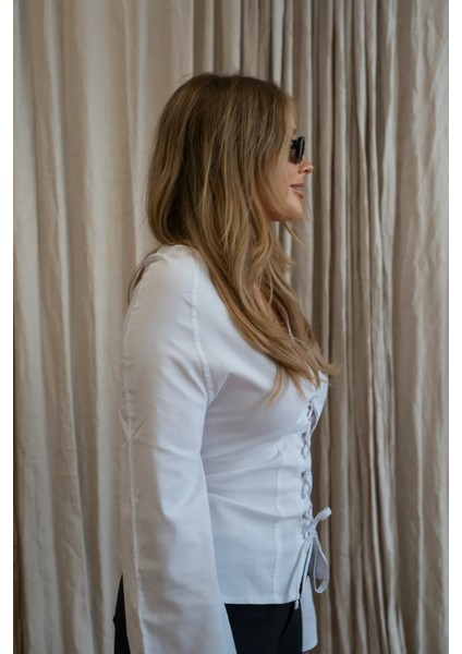 Kadın Lainey Bağcıklı Beyaz Gömlek Tozlu Beyaz fırsatları