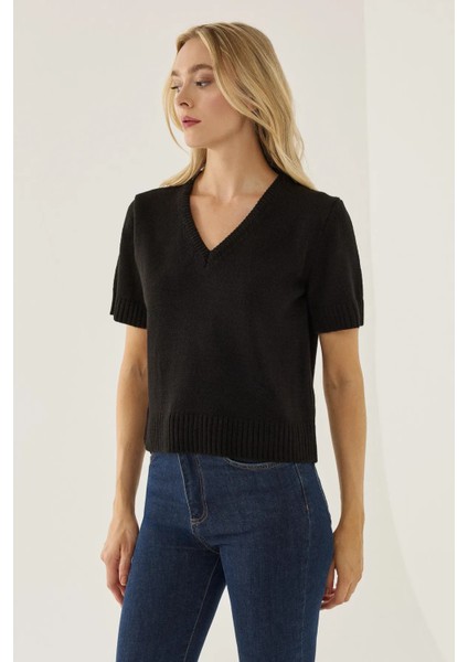 Kadın Kısa Kollu V-Yaka Örgü Kazak Siyah modelleri