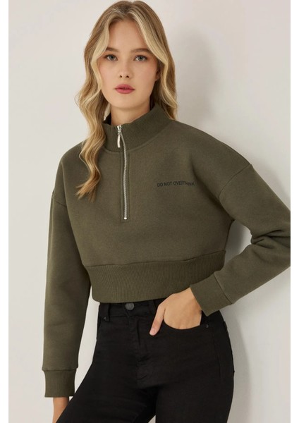 Kadın Fermuar Yakalı Kısa Slogan Sweatshirt Green
