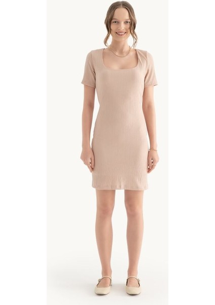 Kadın Kare Yaka Kısa Kollu Mini Vücut Sıkıştırma Elbise Fildişi Doğal