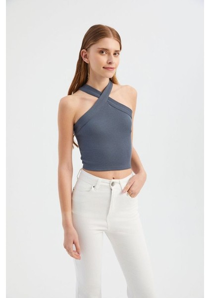 Kadın Askılı Boyun Çapraz Ön Crop Top Grey modelleri