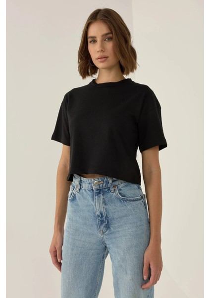 Kadın Basic Bisiklet Yaka Kısa T-Shirt Siyah indirimleri