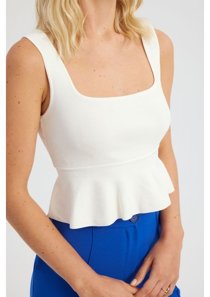 Kadın Kare Yaka Örme Volanlı Bluz White fırsatları